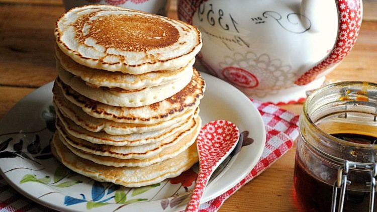 Pancakes healthy sans œufs et sans lait – recette facile