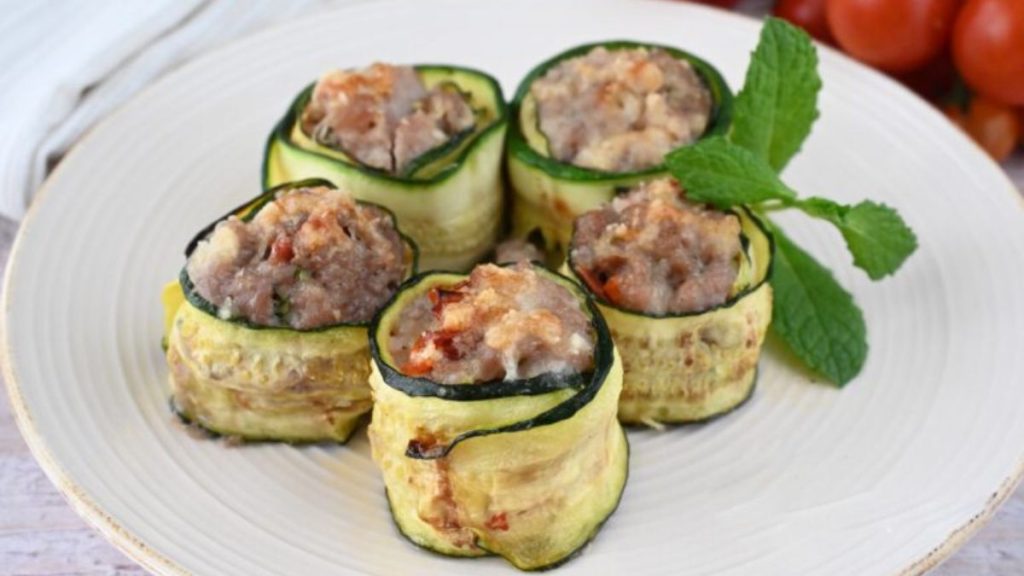 roulés de courgette et saucisse