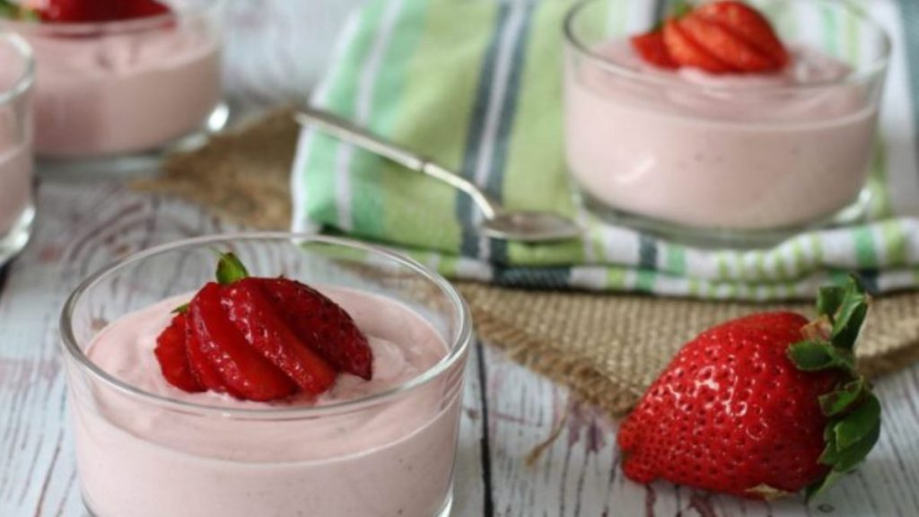 mousse à la fraise 4 ingrédients