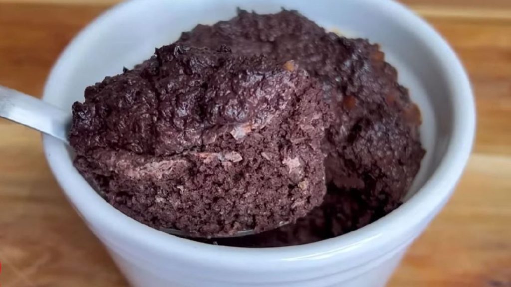 mug cake moelleux au chocolat et aux pommes  