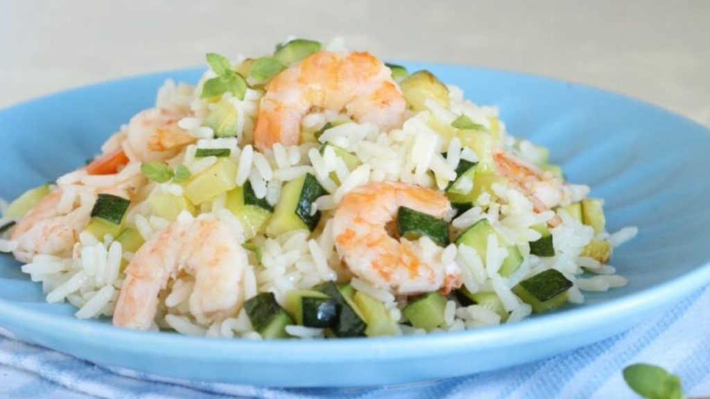 salade de riz aux courgettes et crevettes