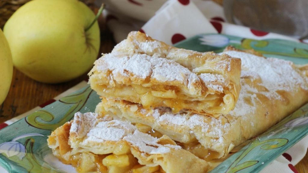 feuilleté aux pommes et confiture d’abricots