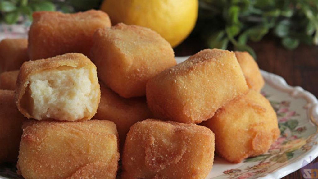 cubes de semoule frits à la vanille