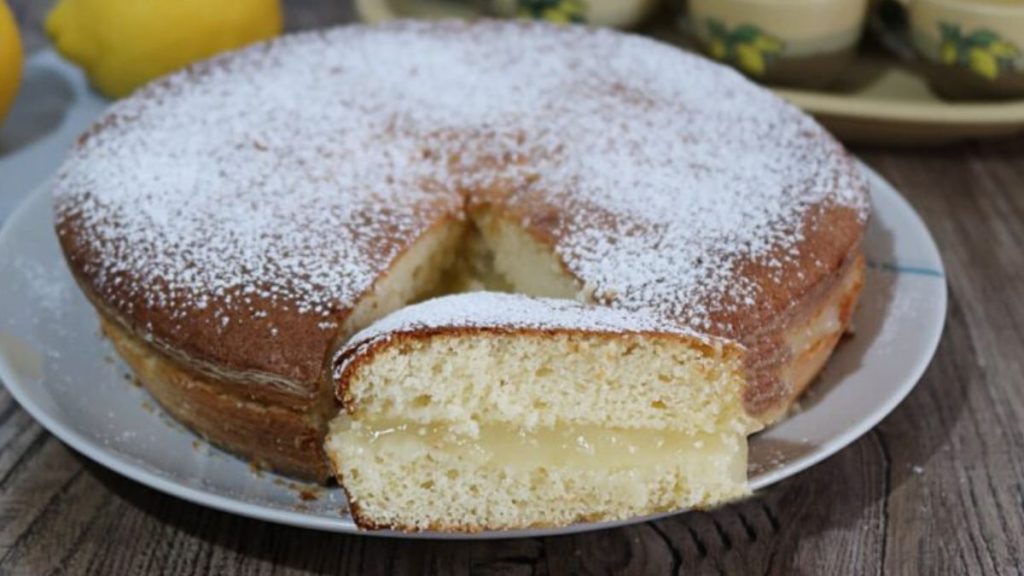 gâteau fourré à la sauce citron